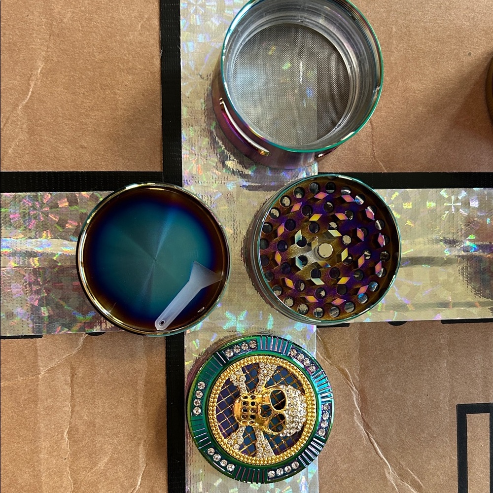 Decorative Skull Design Grinder - Multicolor